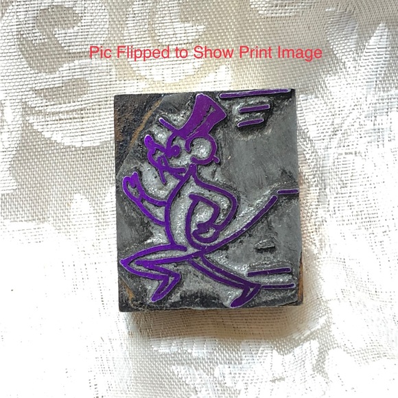 Antique Wooden Print Block Running Mouse in Top Hat Pest Rodent - Picture 1 of 3